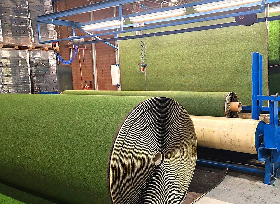 Productie kunstgras. (Foto: Hamat/Feelds) Productie kunstgras