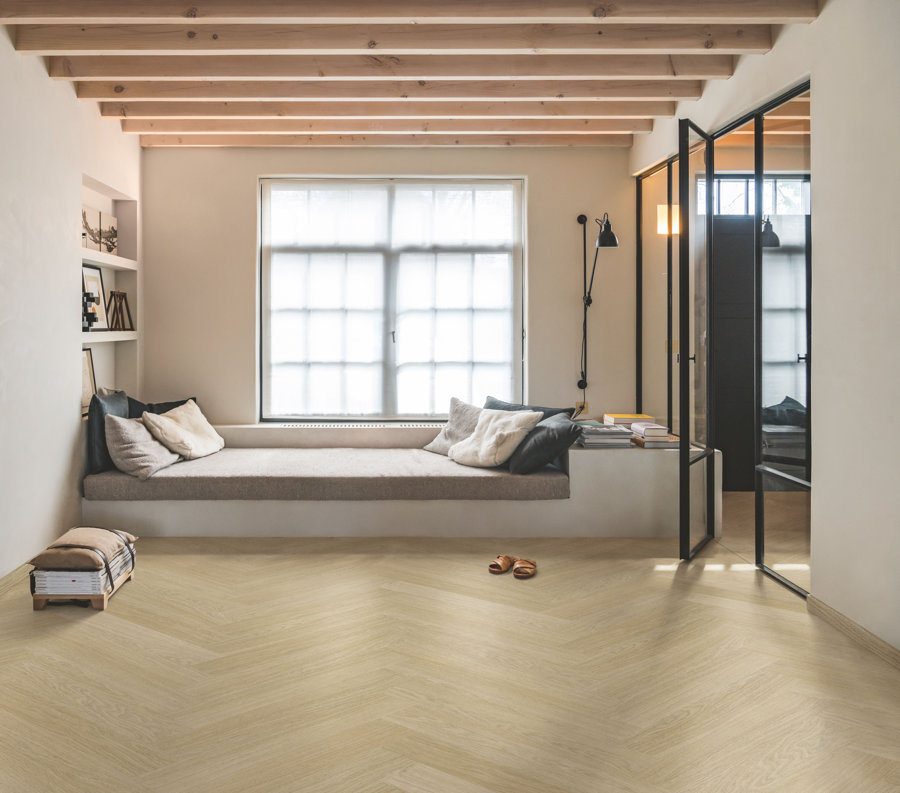 De PVC FLEX-collecties van Quick-Step zijn verkrijgbaar in een breed scala aan designs en kleuren. SGHBC20331 Interior02