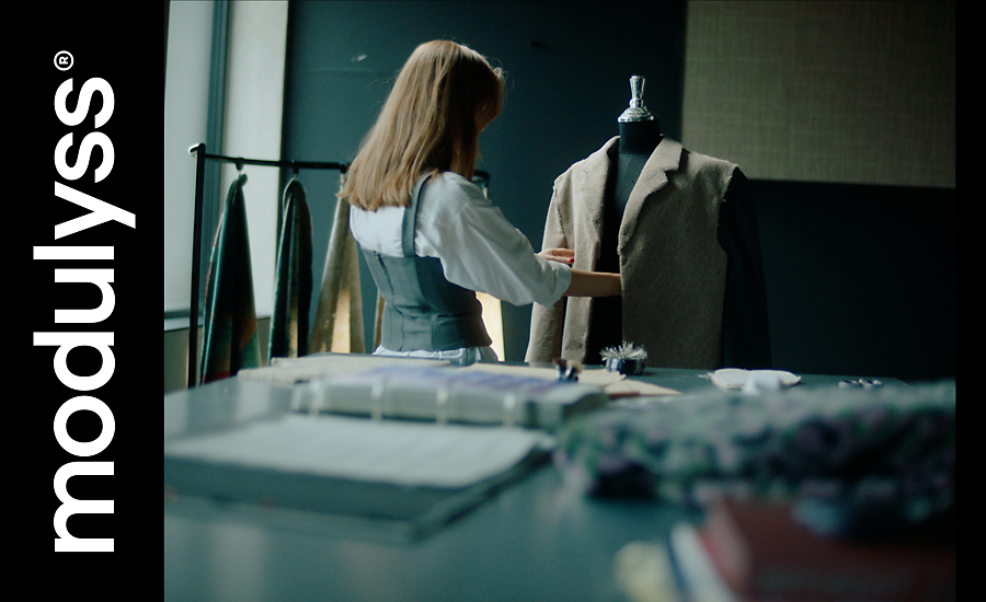 Bij Modulyss Models dragen modellen op gemaakte stukken geïnspireerd op ontwerpen van Modulyss