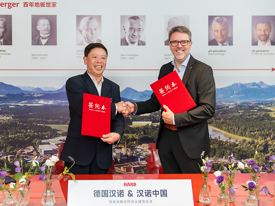 2026 07 HARO Unterzeichnungszeremonie Gerold SchmidtQian Zhenfeng