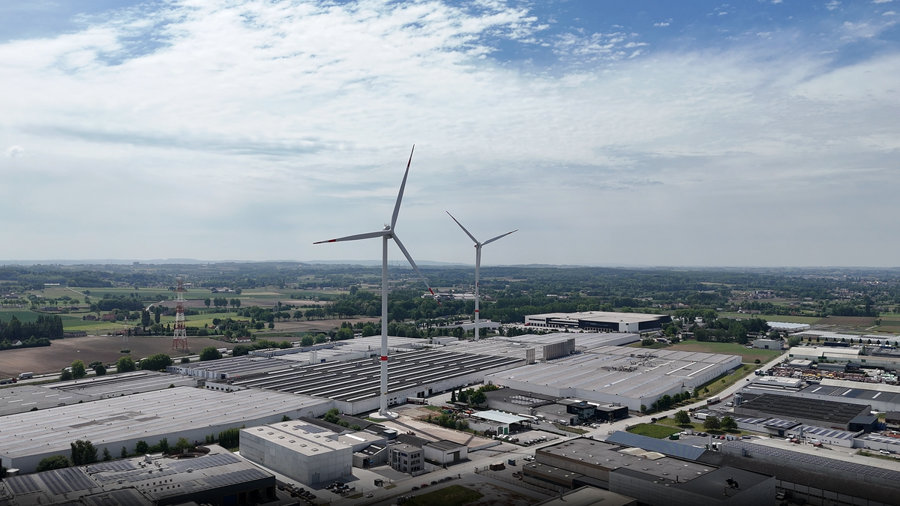 Beaulieu International Group heeft twee windturbines in gebruik genomen in Kruisem. beaulieu energie